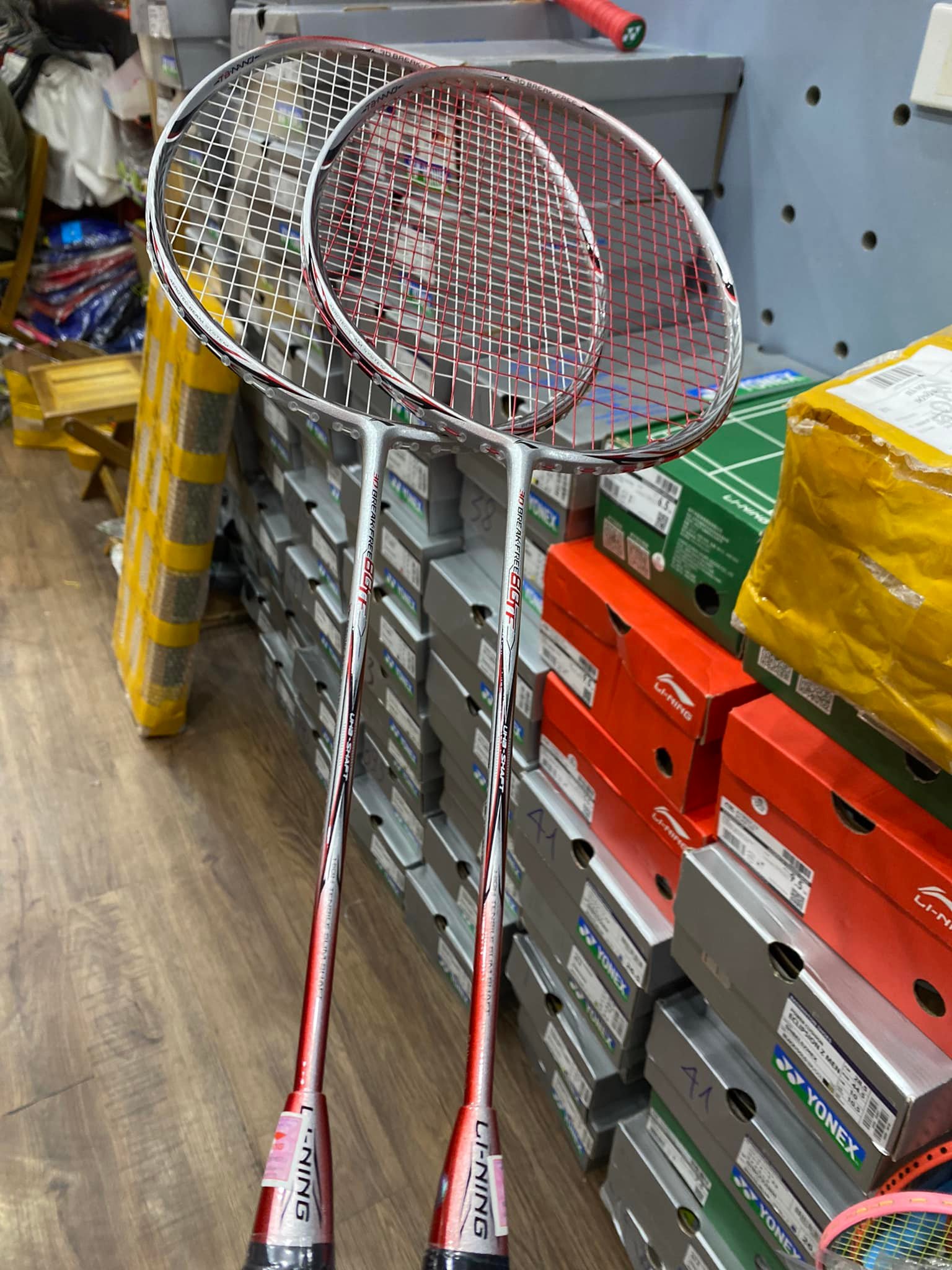 Kinh nghiệm mua vợt cầu lông cũ