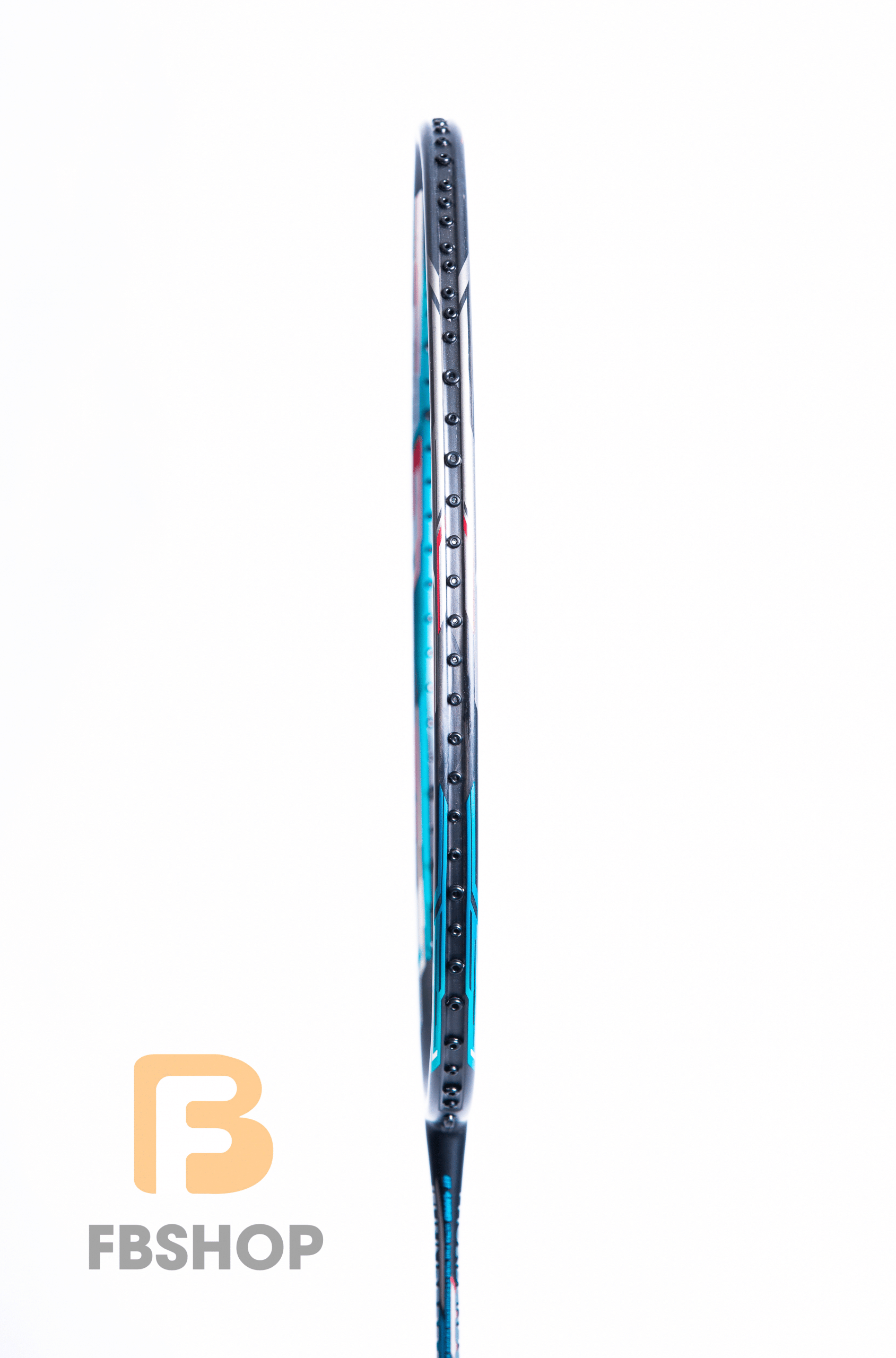 Thunder Bolt xứng đáng là lựa chọn thay thế cho Astrox 100ZZ với mức giá tầm trung