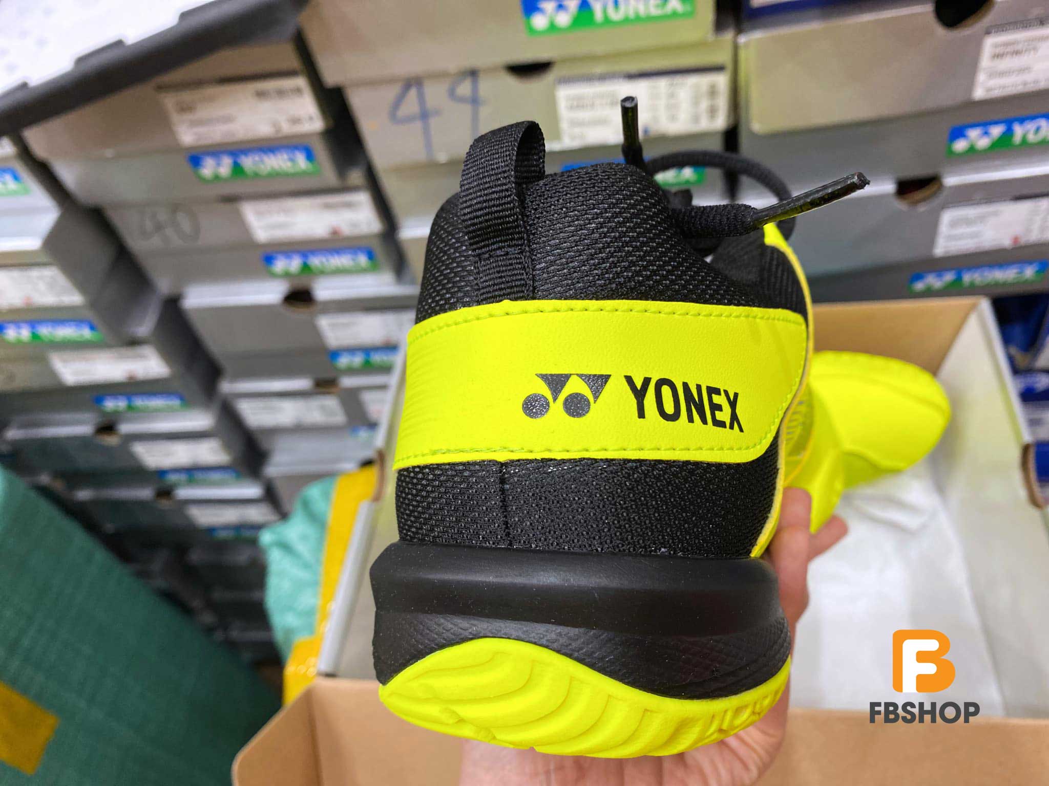 Giày cầu lông Yonex SHB 37