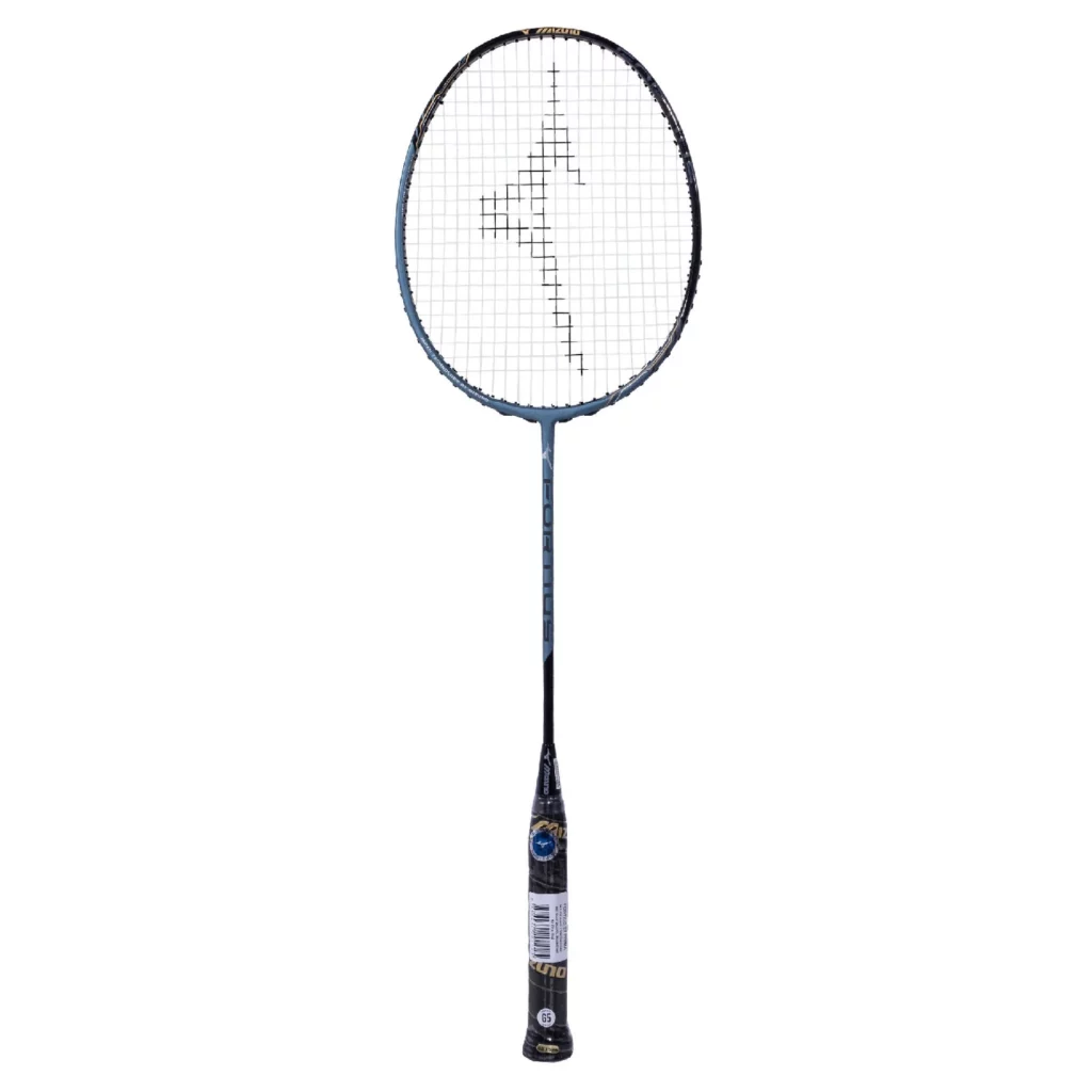 Mizuno Fortius Tour F gây ấn tượng mạnh mẽ với người chơi bởi vẻ ngoài sang trọng và cuốn hút