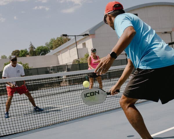 Dụng cụ chơi pickleball