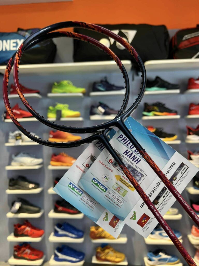 Vợt cầu lông Yonex cho nữ Nanoflare 700 đỏ new