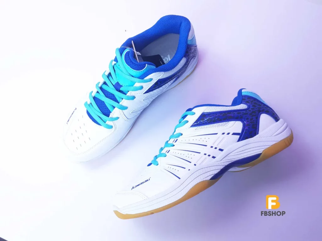 Giày Kawasaki chính hãng thường được làm từ cao su và da cao cấp
