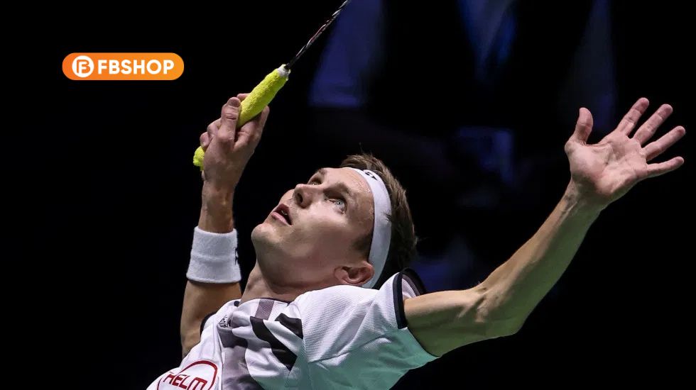Yonex Astrox 100zz Kurenai cho ra những quả phông cầu bay với tốc độ nhanh