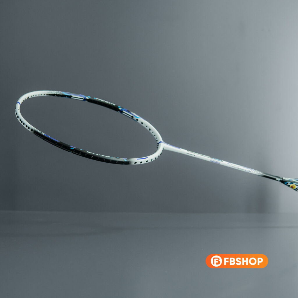  Felet Chucker 700 phát huy tốt hiệu năng trong lối chơi công thủ toàn diện 