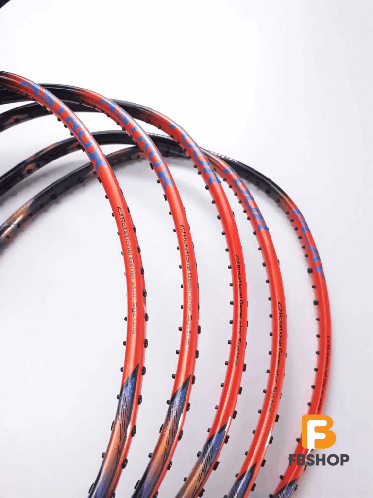 Astrox 77 Đỏ tấn công mạnh mẽ hơn; Astrox 77 Pro linh hoạt hơn trong phòng thủ