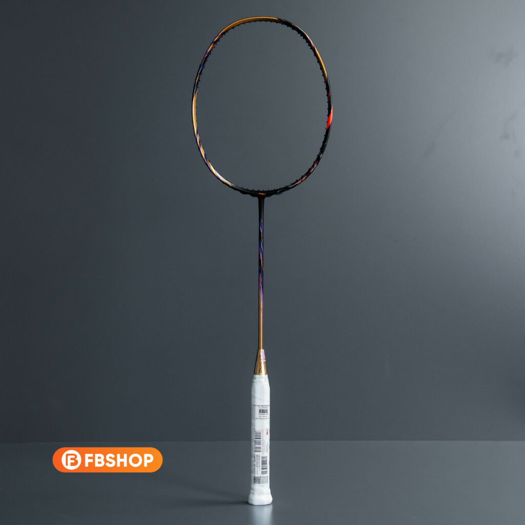 Vợt Cầu Lông Lining Bladex 900 New China Master 2025 thiết kế màu sắc đầy quyền lực Vợt Cầu Lông Lining Bladex 900 New China Master 2025 gây ấn tượng với thiết kế màu sắc sang trọng