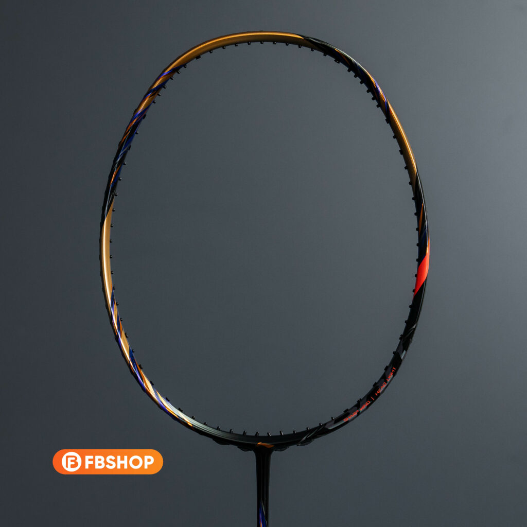 Phần đánh giá thực tế vợt cầu lông Lining Bladex 900 China Master 2025 sau quá trình trải nghiệm, thể hiện cảm giác đánh, độ ổn định và khả năng kiểm soát cầu. Đánh giá thực tế vợt cầu lông Lining Bladex 900 China Master 2025