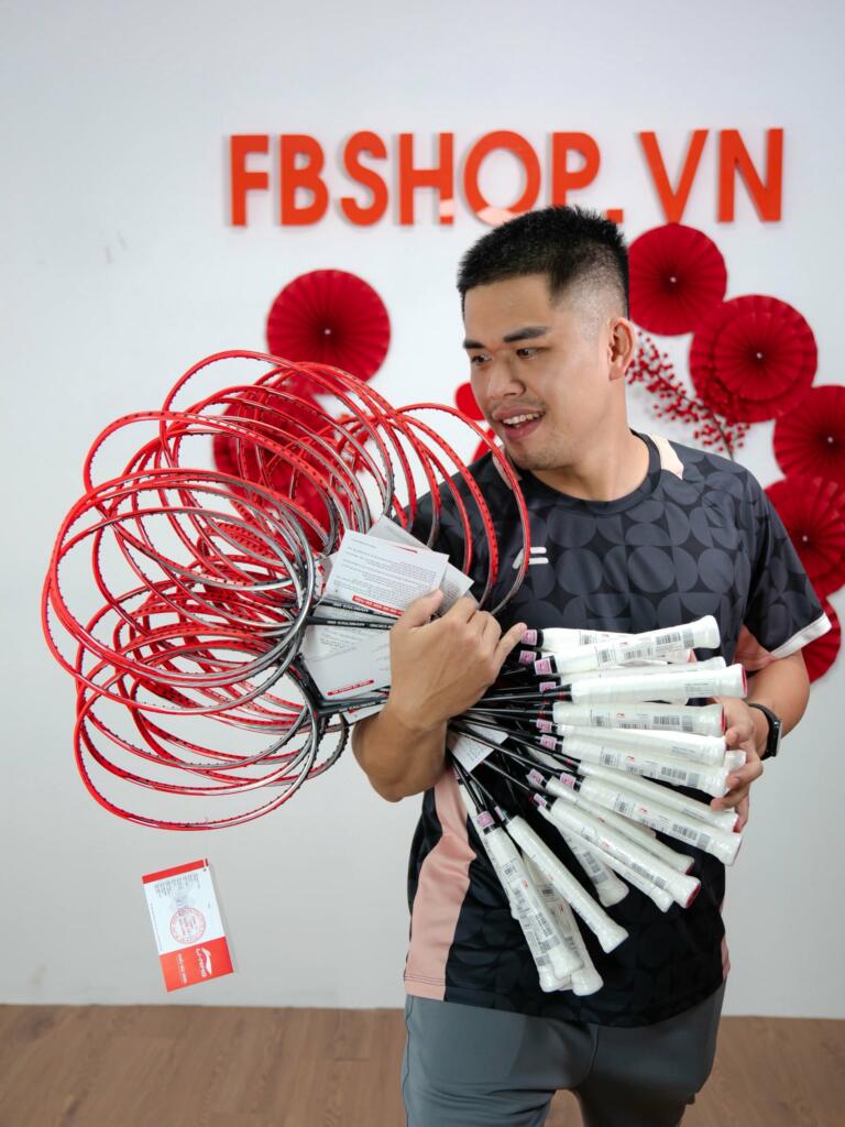 Vợt Cầu Lông Lining 300B đứng đầu bảng trong danh sách TOP vợt bán chạy nhất tại Fbshop