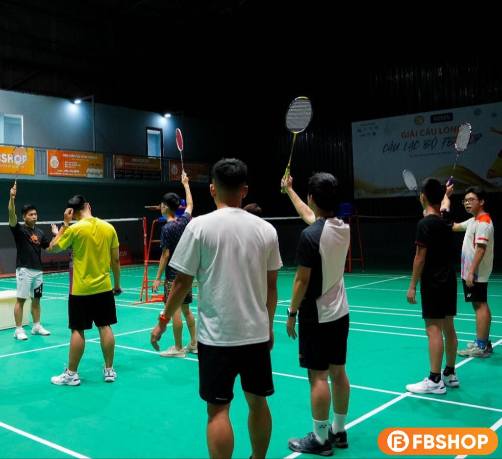 Kỹ thuật phông cầu giúp đưa cầu bay cao và sâu về phía cuối sân