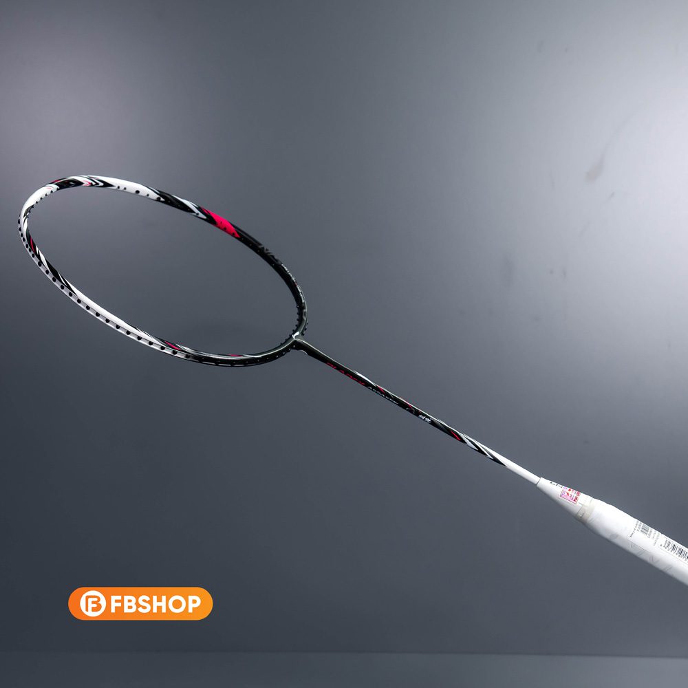 Vợt Lining Bladex Assassin phù hợp với lối chơi thiên về tốc độ, kiểm soát