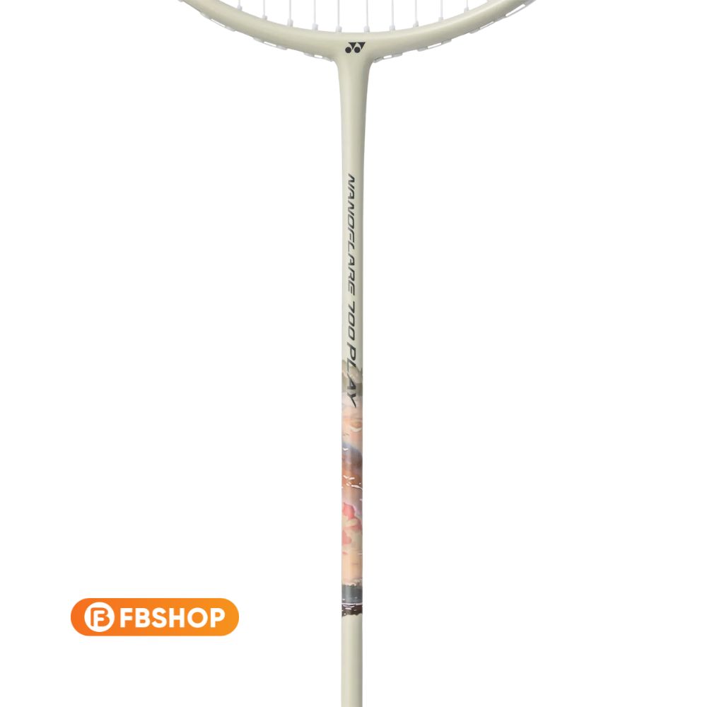 Vợt cầu lông NF 700 Play 2026 thể hiện khả năng xoay chuyển linh hoạt, mượt mà trong tình huống điều cầu, phản tạt