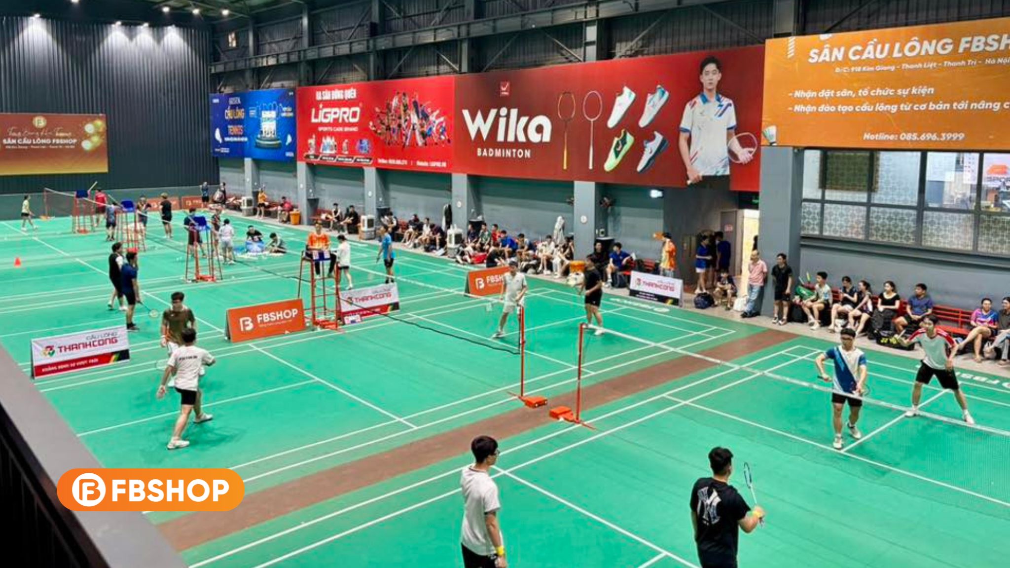 Rất nhiều VĐV đã có mặt tại sân thi đấu từ sớm để chuẩn bị cho màn thi đấu mãn nhãn nhất