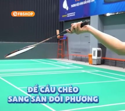Cầm vợt hơi ngửa là tư thế chuẩn bị chuẩn khi kéo lưới