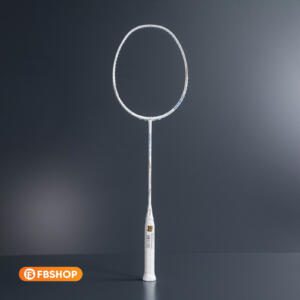 Hundred Nitrix 70 Volta gây ấn tượng bởi lớp sơn nền trắng tinh khôi